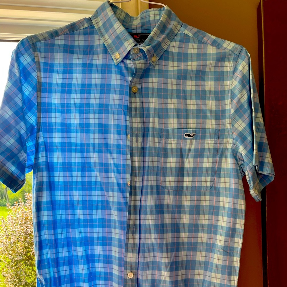 Men’s Vineyard Vines button down shirt